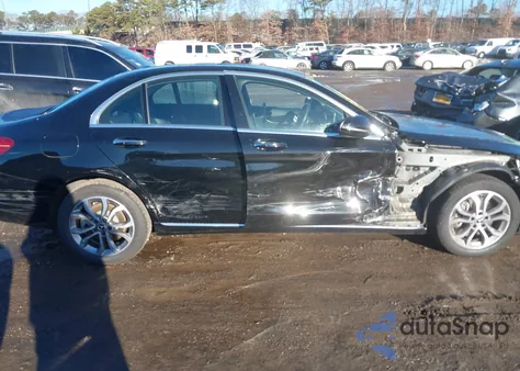 2018 Mercedes-Benz C 300 4Matic из США, поврежденный, VIN 55SWF4KB5JU246400